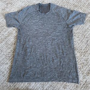 LuluLemon Size L Men’s Tshirt